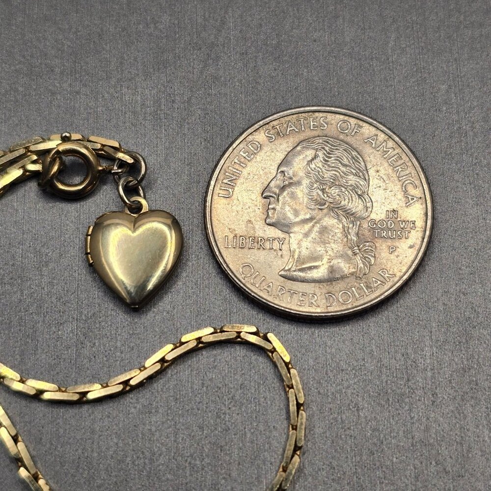 VTG Gold Tone Mini Heart Locket Bracelet 6.5" Sentimental Charm Jewelry - Picture 5 of 11